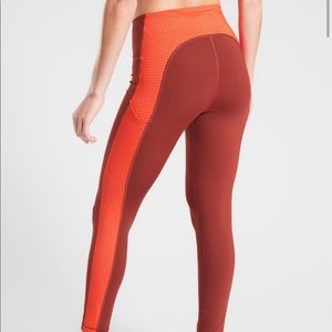 Athleta ultimate stash pocket colorblock 7/8 tight
